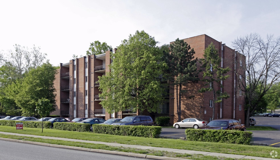 5473-5491 Beechmont Ave, Cincinnati, OH for sale - Primary Photo - Image 1 of 2
