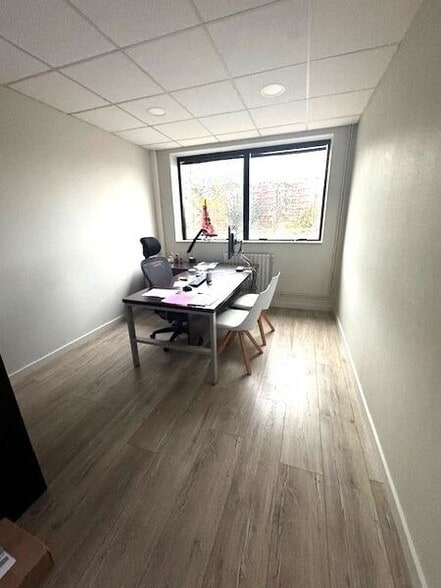 Office in Champagne-au-Mont-d'Or for lease - Interior Photo - Image 3 of 6