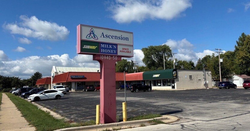 10940-10950 W Capitol Dr, Wauwatosa, WI à louer - Photo du bâtiment - Image 1 de 8