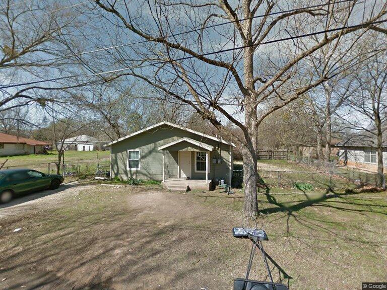 Home Group 7 portefeuille de 3 propriétés à vendre sur LoopNet.ca - Photo du bâtiment - Image 2 de 3