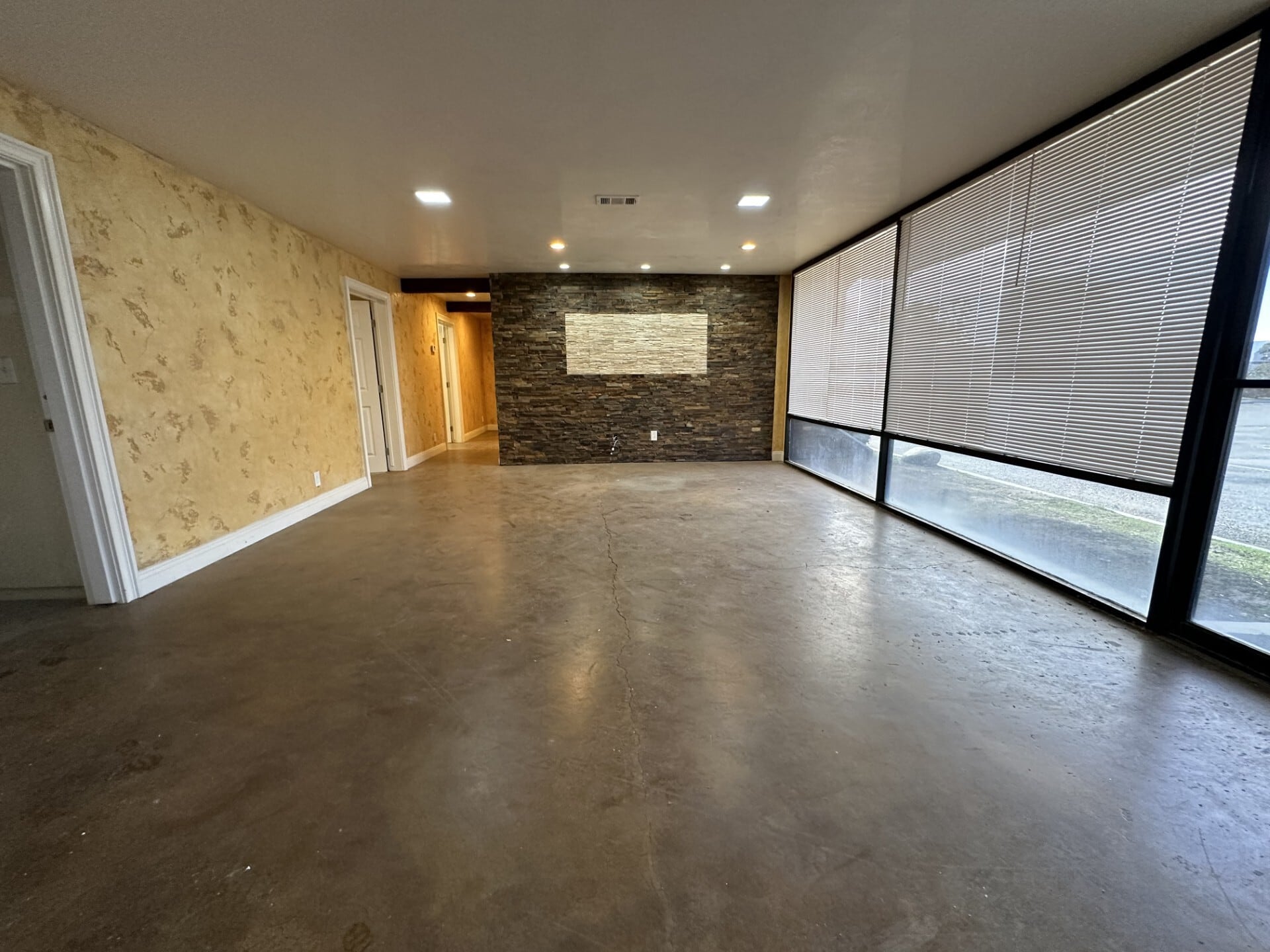 43424 Copeland Cir, Lancaster, CA for lease Interior Photo- Image 1 of 8
