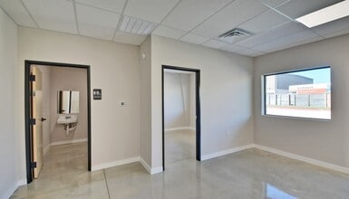720 S Bell Blvd, Cedar Park, TX for lease Interior Photo- Image 2 of 5