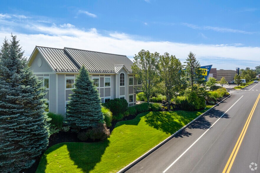 83 Orchard Hill Park Dr, Leominster, MA à vendre - Photo du bâtiment - Image 3 de 20