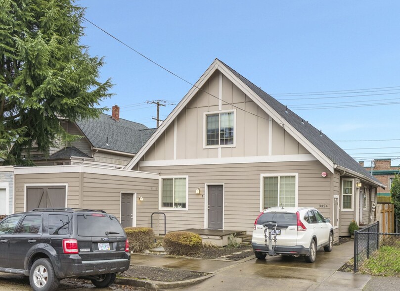 3324 SE 11th Ave, Portland, OR for sale - Building Photo - Image 1 of 16