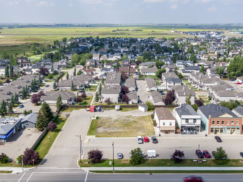 355 Centre St, Langdon, AB à vendre - Photo du bâtiment - Image 1 de 3