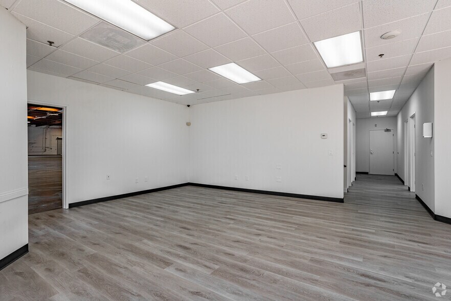 1141 California Ave, Corona, CA à vendre - Photo intérieure - Image 3 de 49