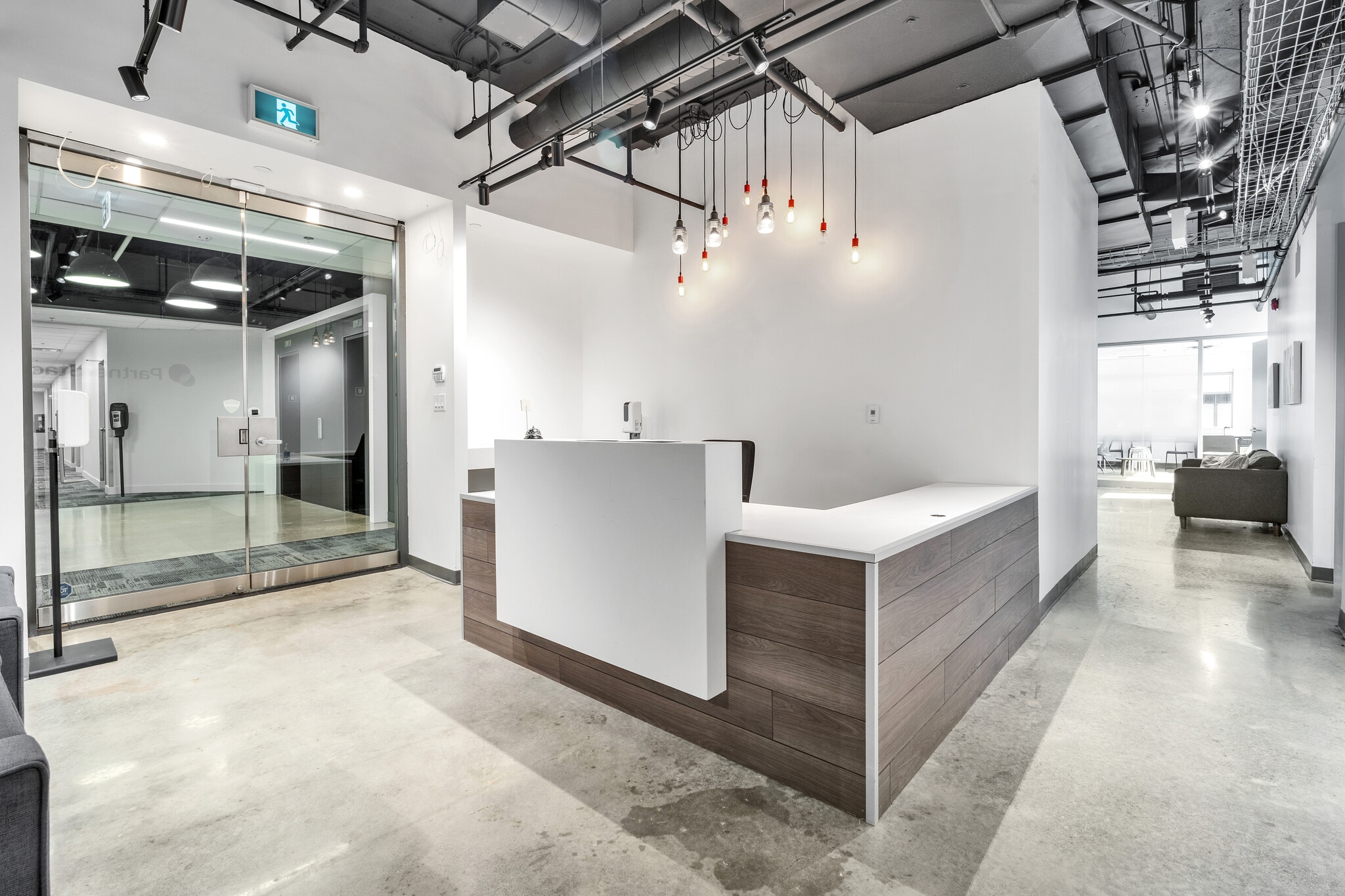 111 Peter St, Toronto, ON à louer Photo intérieure- Image 1 de 9