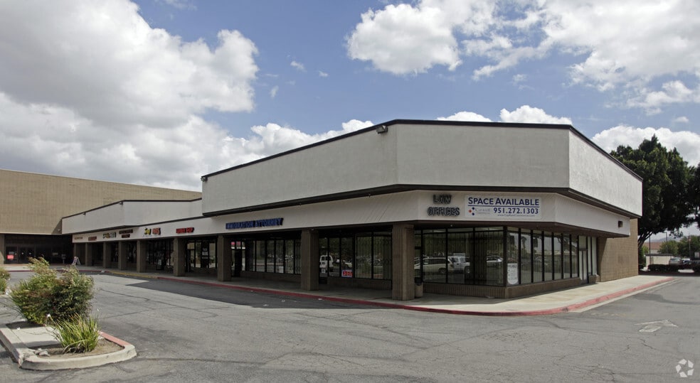 659-689 W 2nd St, San Bernardino, CA for lease - Primary Photo - Image 3 of 11