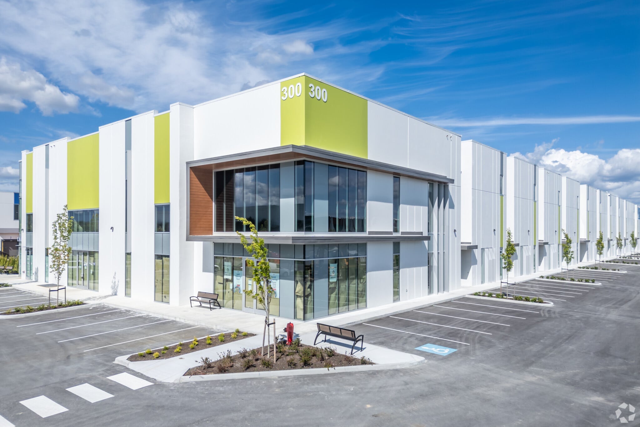 19265 Airport Way, Pitt Meadows, BC for lease Primary Photo- Image 1 of 8