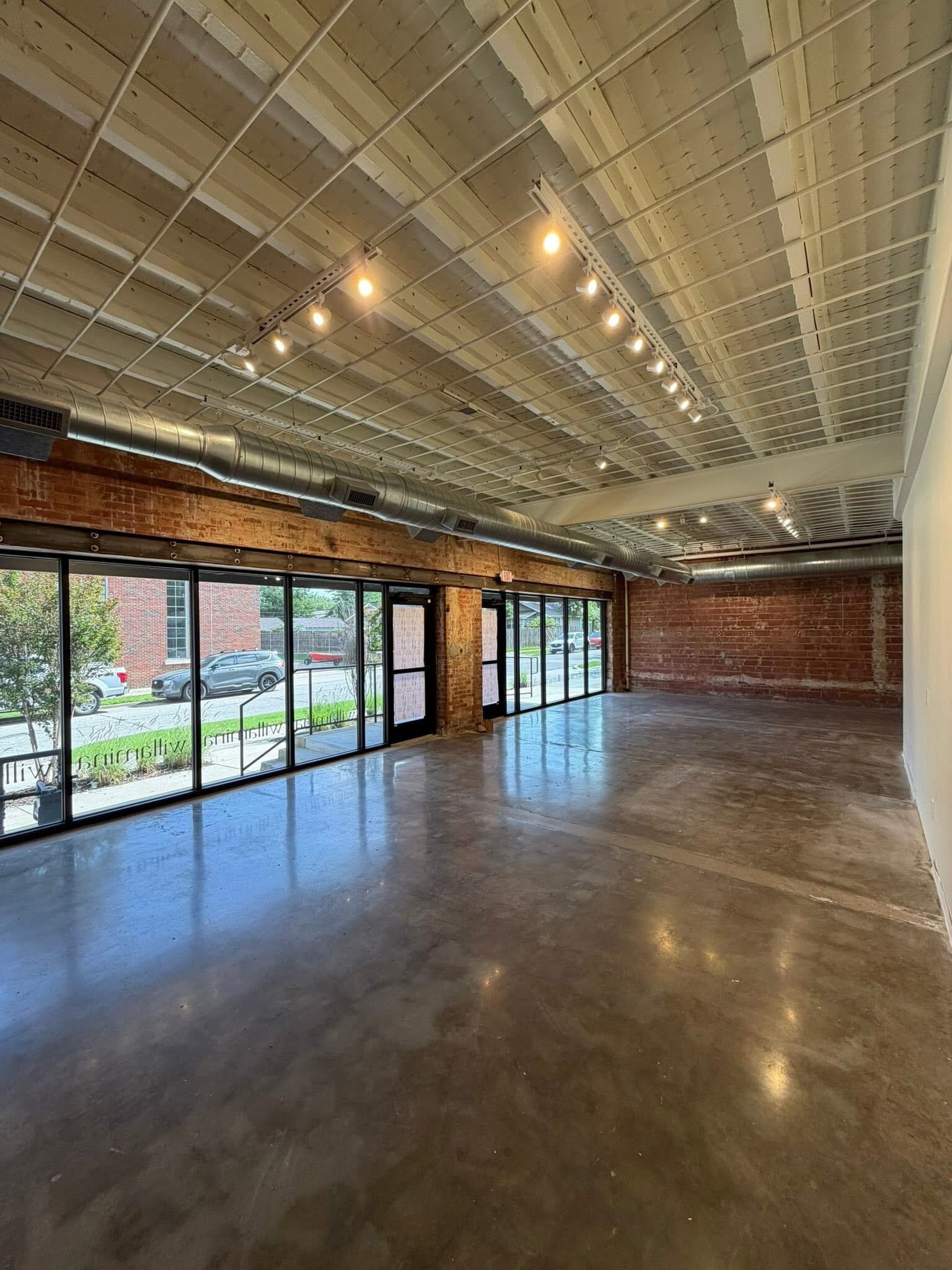 1207 S Lewis Ave, Tulsa, OK for lease Interior Photo- Image 1 of 7
