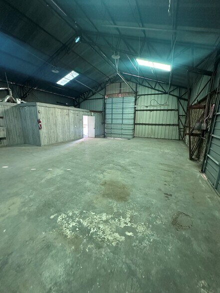 5711-5713 Hart St, Fort Worth, TX à louer - Photo du bâtiment - Image 3 de 5