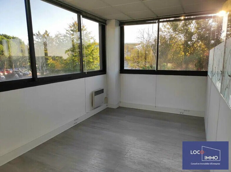 Office in Mérignac for lease - Building Photo - Image 3 of 8