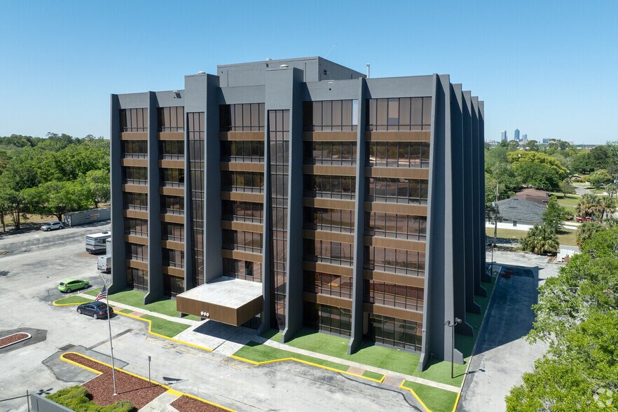 900 N University Blvd, Jacksonville, FL à louer - Photo du bâtiment - Image 2 de 28