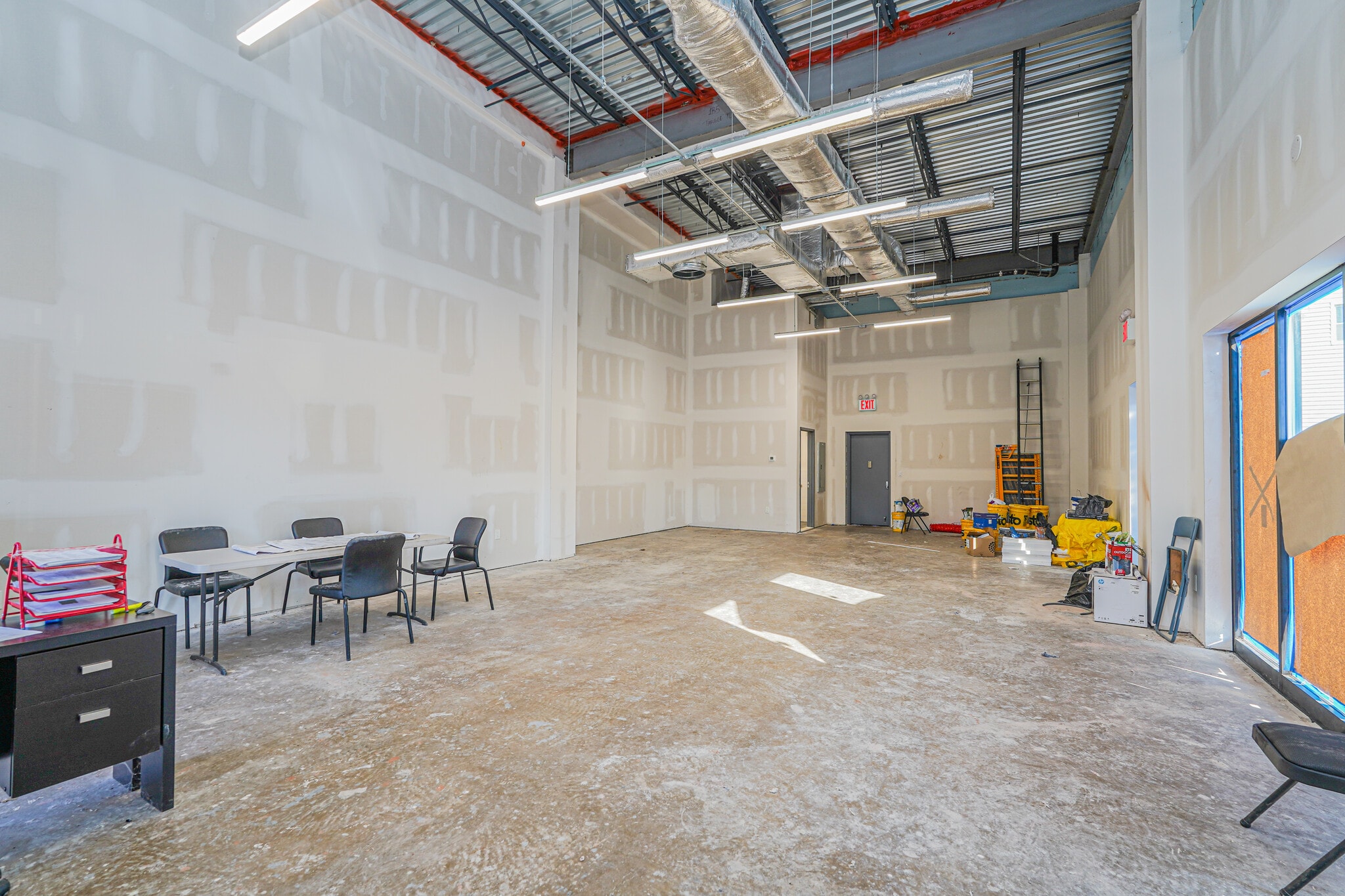 752 Targee St, Staten Island, NY for lease Interior Photo- Image 1 of 8