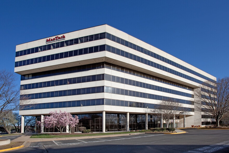 1951 Kidwell Dr, Vienna, VA for lease - Building Photo - Image 1 of 5