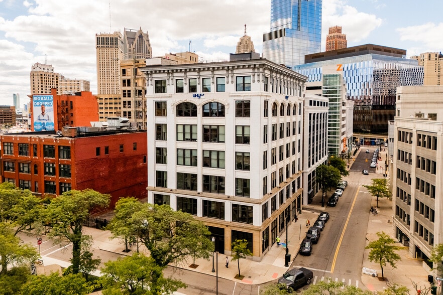 230 E Grand River Ave, Detroit, MI for lease - Building Photo - Image 2 of 9