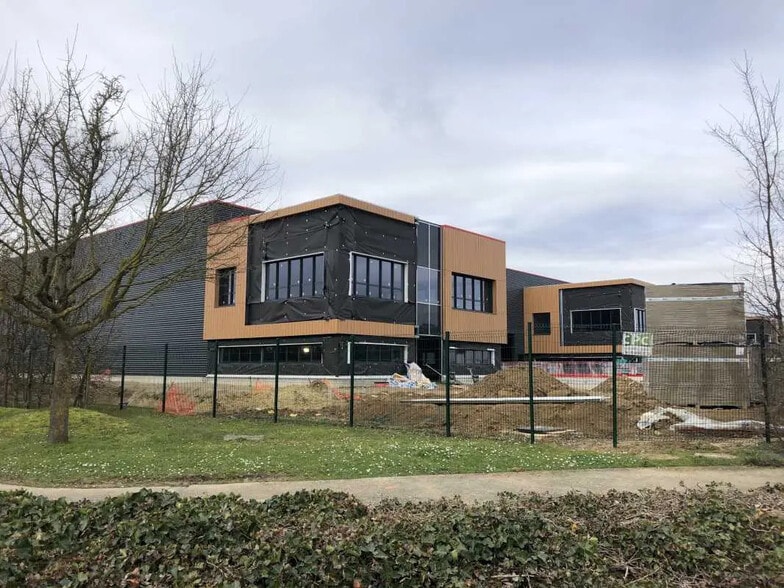 Flex in Roissy-en-France for lease - Building Photo - Image 2 of 20