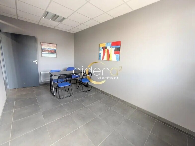 Bureau dans Aubière à louer - Photo du bâtiment - Image 3 de 8