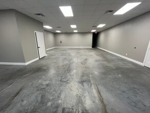 21631 Rhodes Rd, Spring, TX for lease Interior Photo- Image 2 of 29