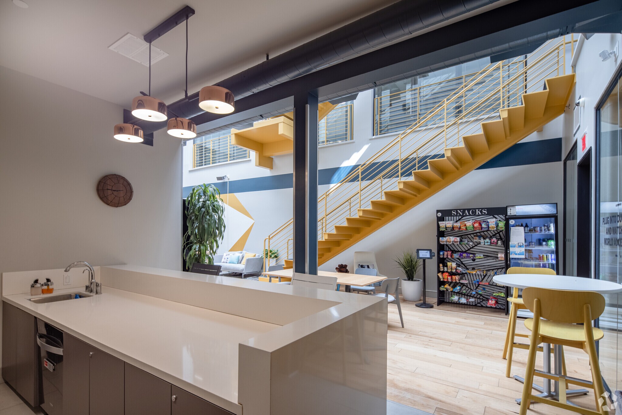 730 Arizona Ave, Santa Monica, CA for lease Interior Photo- Image 1 of 24