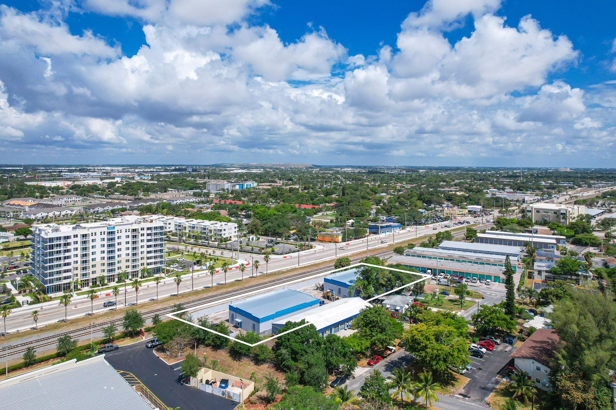 621 NE 1st Ave, Pompano Beach, FL à vendre Photo du bâtiment- Image 1 de 38