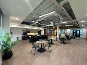 Oxford Rd, Uxbridge for lease Interior Photo- Image 2 of 13