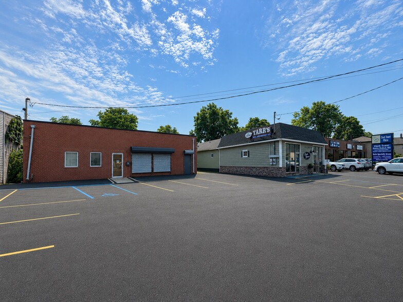 120 New Hyde Park Rd, Franklin Square, NY for lease - Building Photo - Image 2 of 15