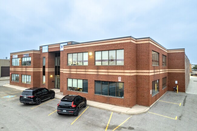 Plus de détails pour 97 Saramia Cres, Vaughan, ON - Bureau à louer