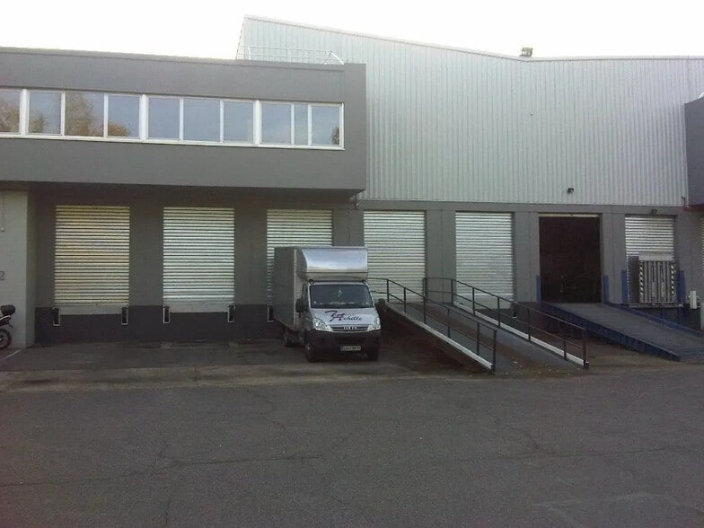 22 Avenue Paul Langevin, Herblay-sur-Seine for lease - Building Photo - Image 3 of 5