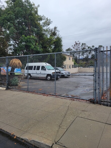 2449 White St, Pasadena, CA for lease - Building Photo - Image 2 of 3