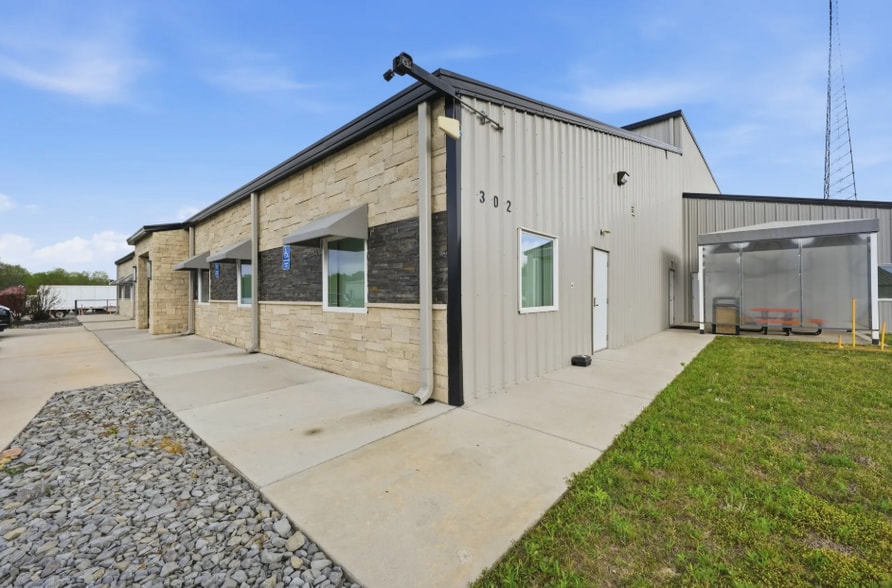 302 11th St SW, Arab, AL à vendre - Photo du bâtiment - Image 2 de 7