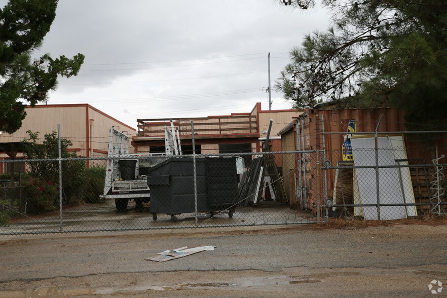 20975 Bear Valley Rd, Apple Valley, CA for lease - Building Photo - Image 2 of 2