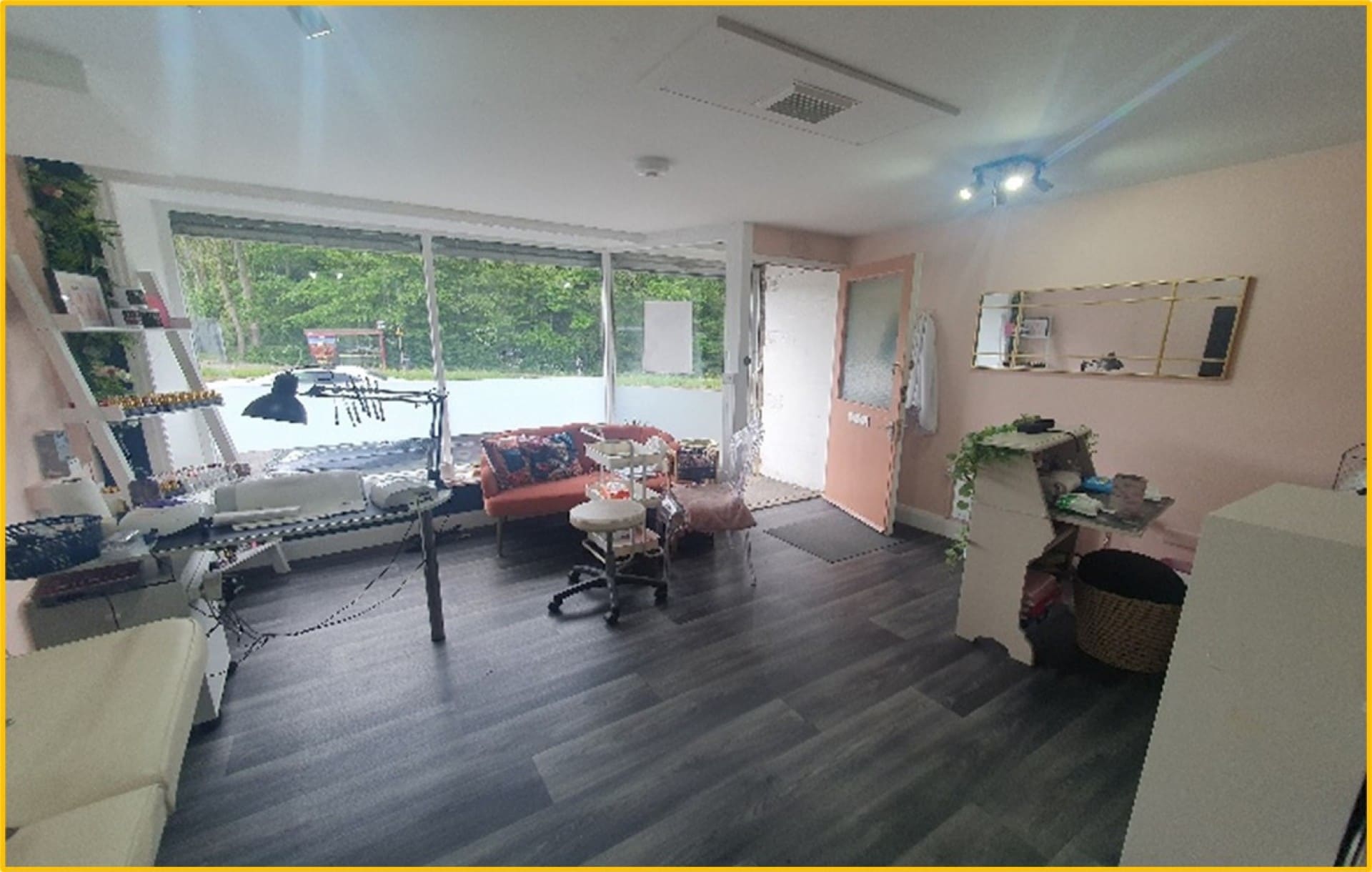 401-403 Bradford Rd, Huddersfield for lease Interior Photo- Image 1 of 2