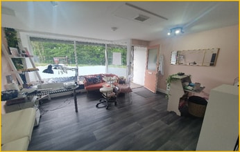 401-403 Bradford Rd, Huddersfield for lease Interior Photo- Image 1 of 2