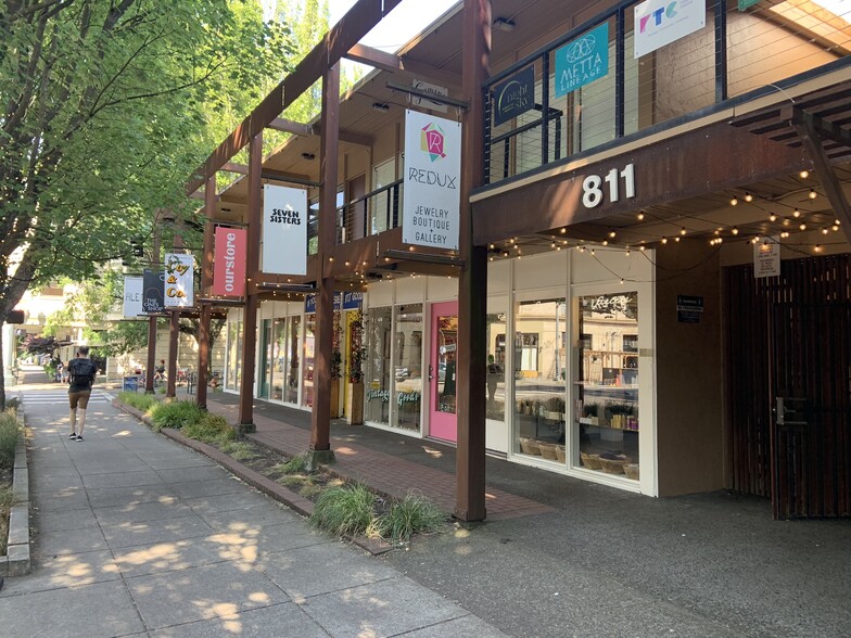 811 E Burnside St, Portland, OR for lease - Building Photo - Image 1 of 10