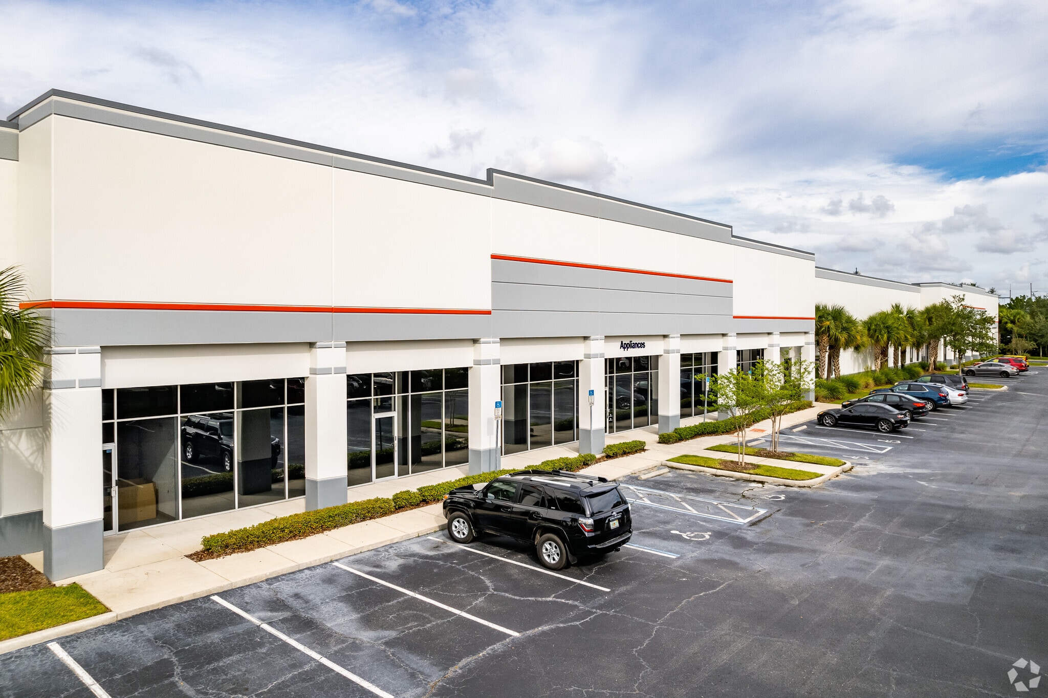 7320 Kingspointe Pky, Orlando, FL for lease Primary Photo- Image 1 of 7
