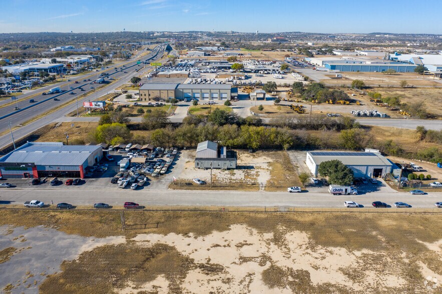 16713 Pawlin Dr, Selma, TX à louer - Photo du bâtiment - Image 2 de 4