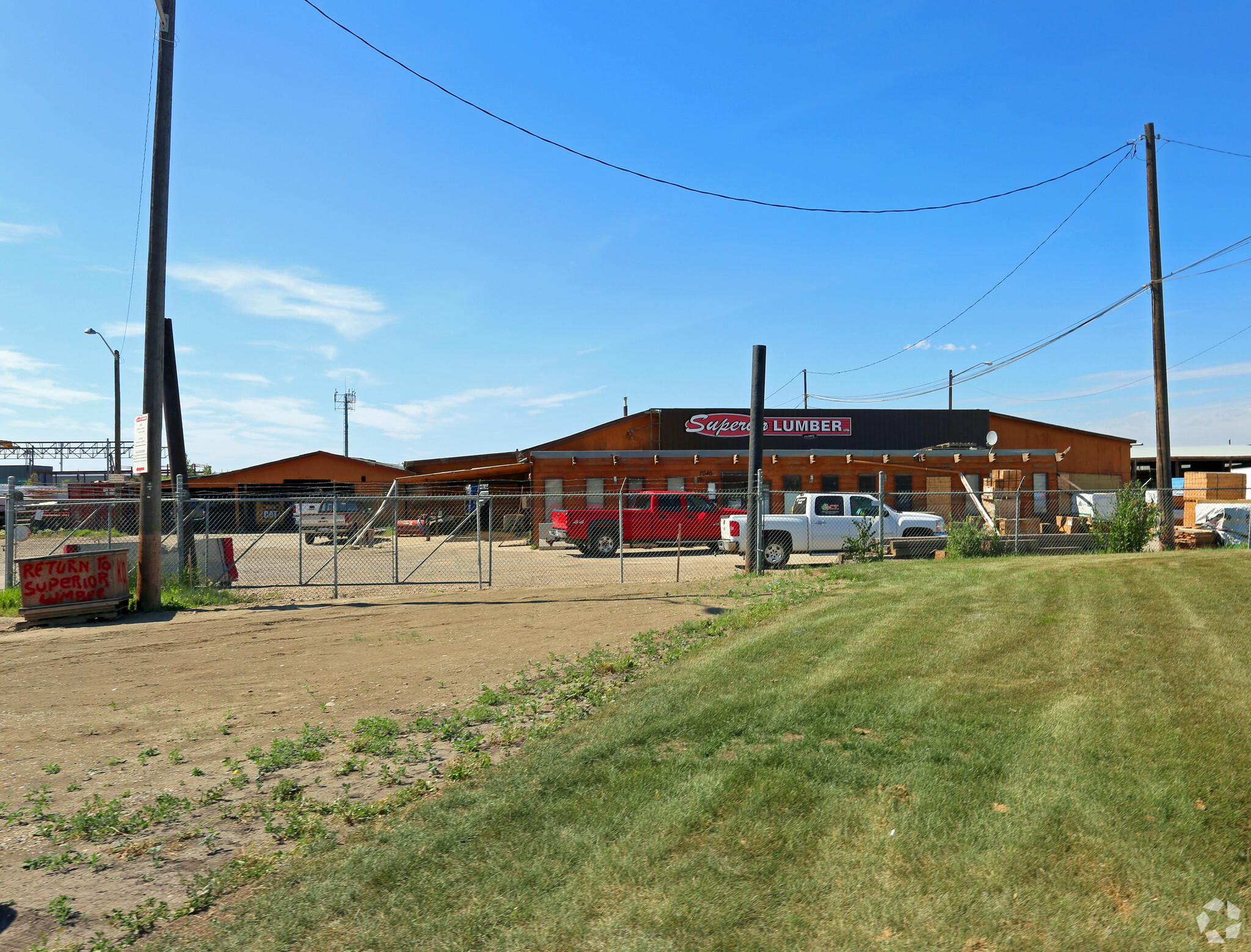 7040 71st St NW, Edmonton, AB for sale Primary Photo- Image 1 of 1