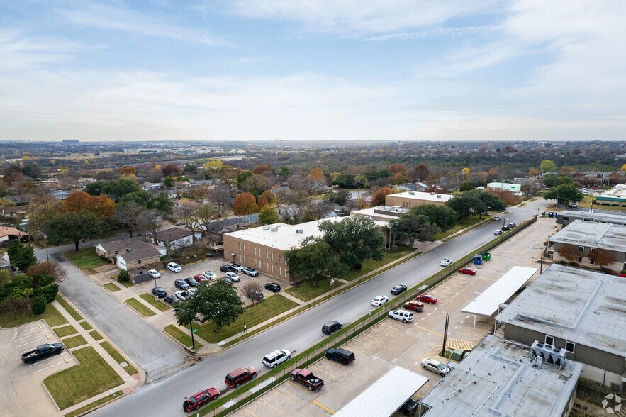 4717 Fletcher Ave, Fort Worth, TX à louer - Photo du bâtiment - Image 3 de 5