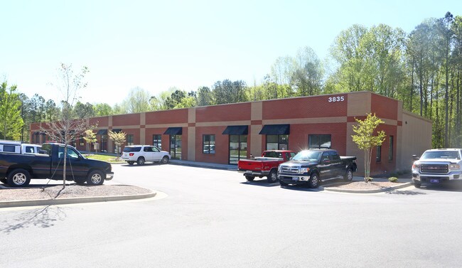 Plus de détails pour 3834 Generosity Ct, Garner, NC - Local d'activités à louer