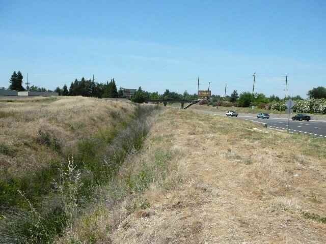 5958 Avondale Ave, Marysville, CA à vendre - Photo du bâtiment - Image 2 de 8