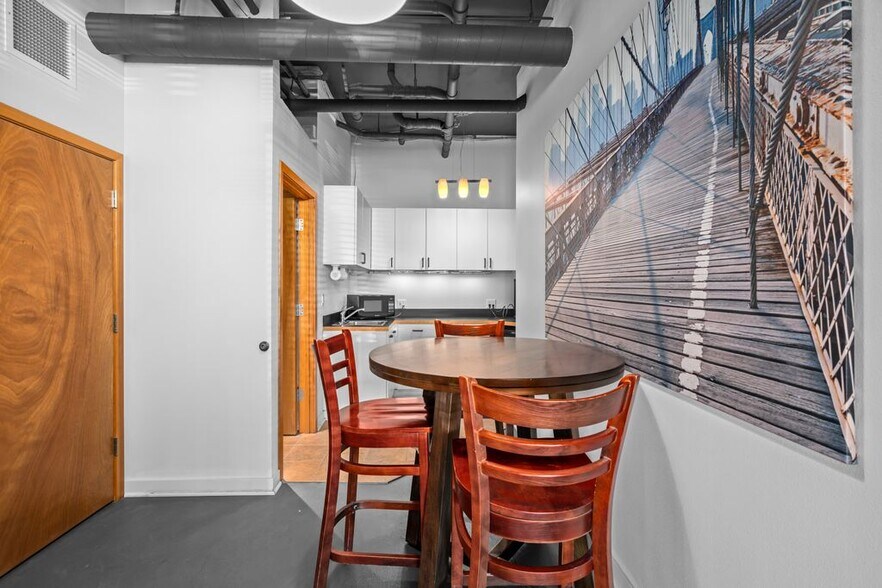 6042 Seaview Ave NW, Seattle, WA à vendre - Photo du bâtiment - Image 2 de 17