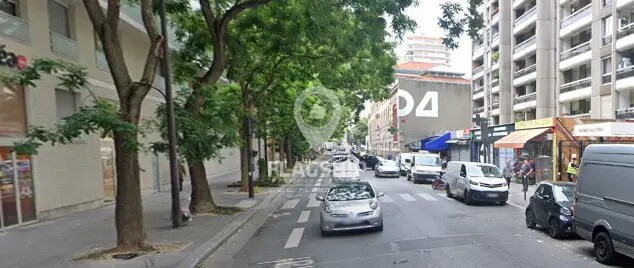 Retail in Paris for lease Building Photo- Image 1 of 3