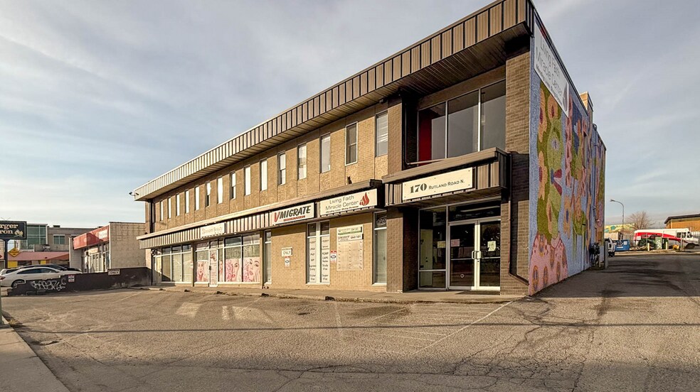 170 Rutland Rd N, Kelowna, BC for lease - Building Photo - Image 3 of 4