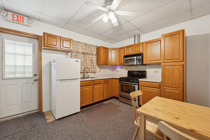 266 Palisade Ave, Cliffside Park, NJ à vendre - Photo intérieure - Image 3 de 17