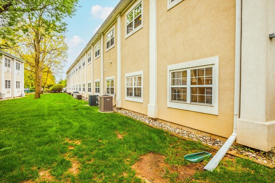 215-236 Bridge St, Metuchen, NJ à vendre - Photo intérieure - Image 3 de 5