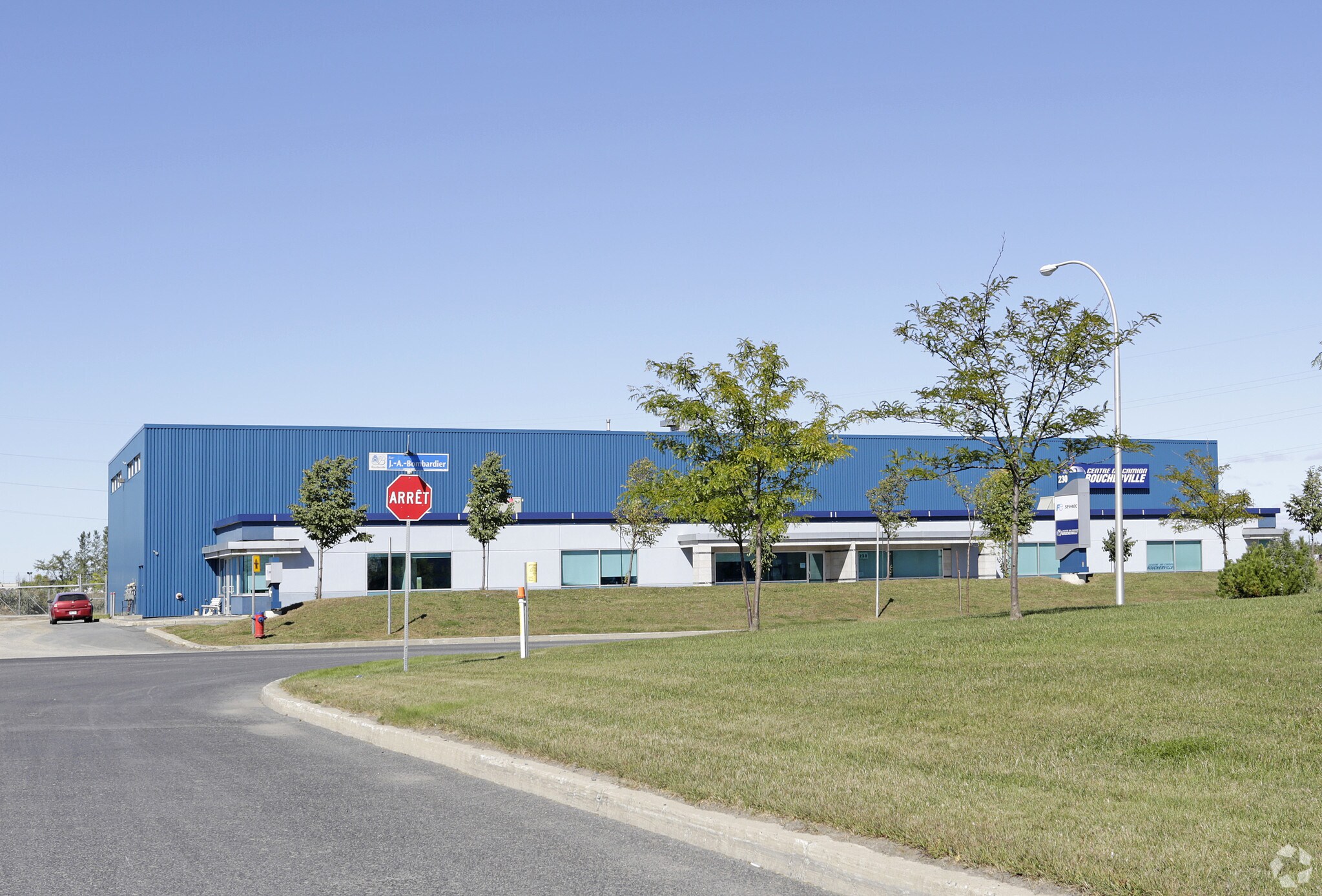 230 Rue J.-A.-Bombardier, Boucherville, QC à vendre Photo principale- Image 1 de 1