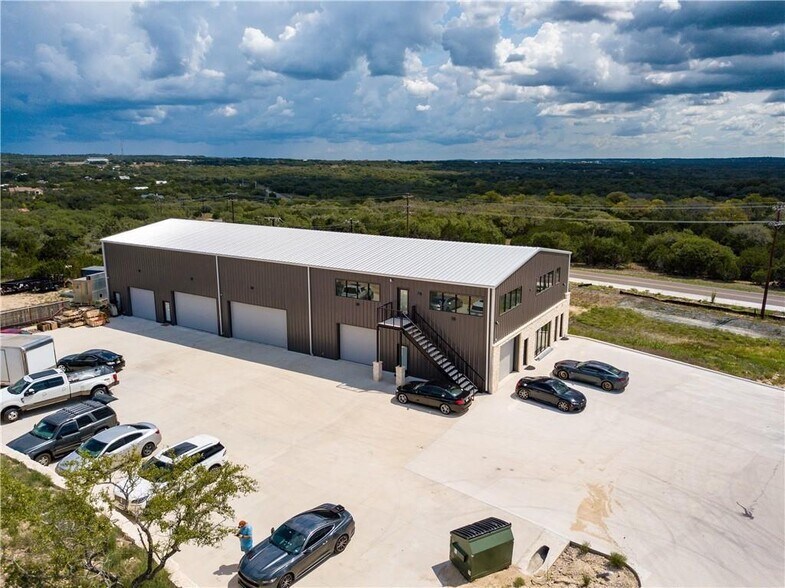 30307 Ranch Road 12, Dripping Springs, TX à louer - Photo du bâtiment - Image 1 de 22