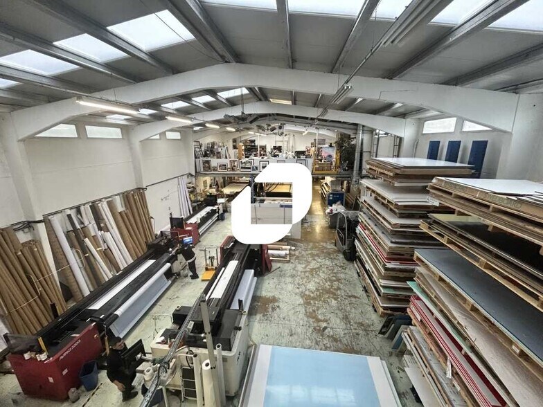 Flex in Argenteuil for lease - Interior Photo - Image 2 of 10