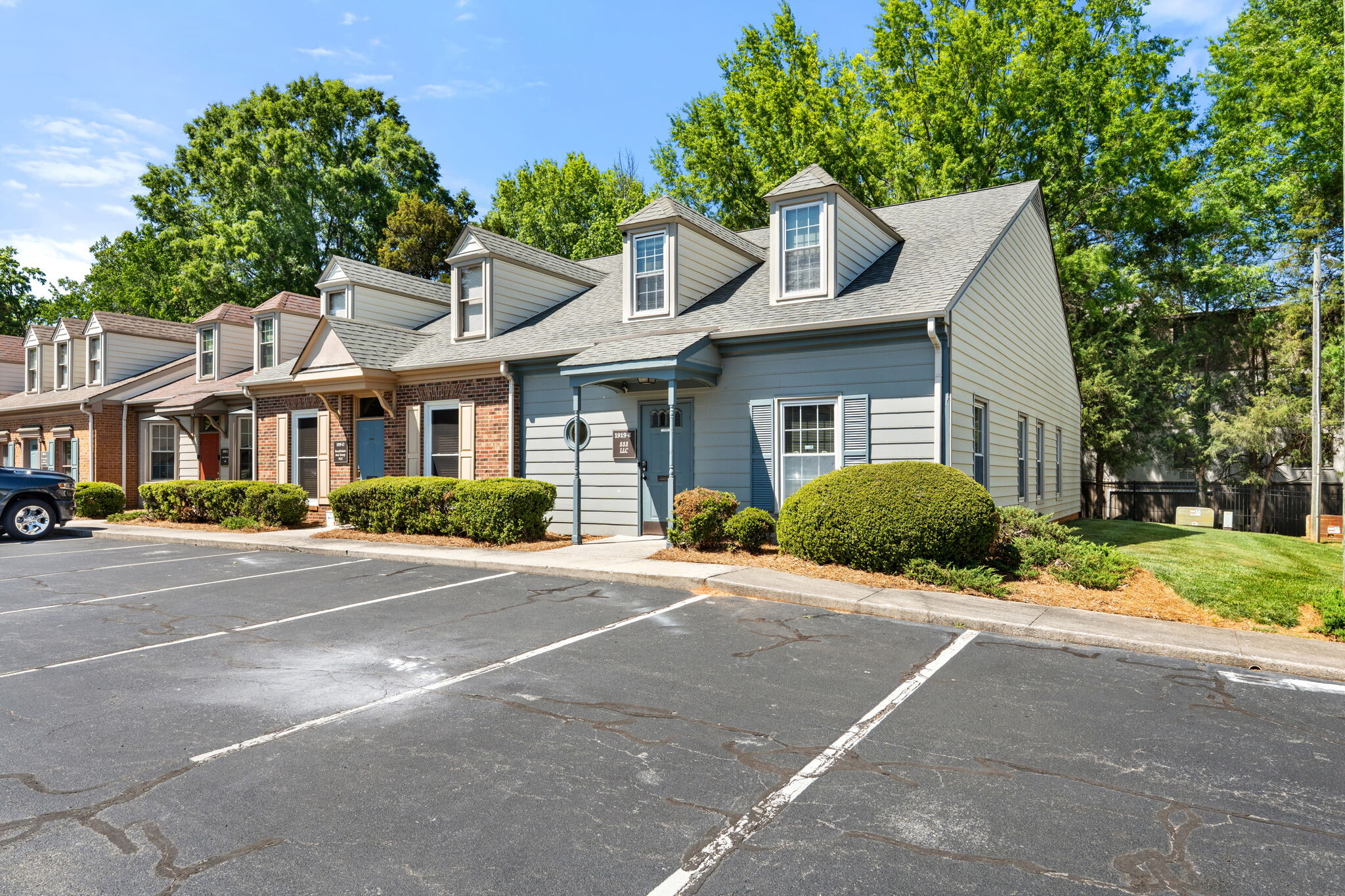 1919 Boulevard St, Greensboro, NC à vendre Photo principale- Image 1 de 32